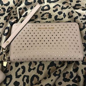 Good condition Michael kors wallet